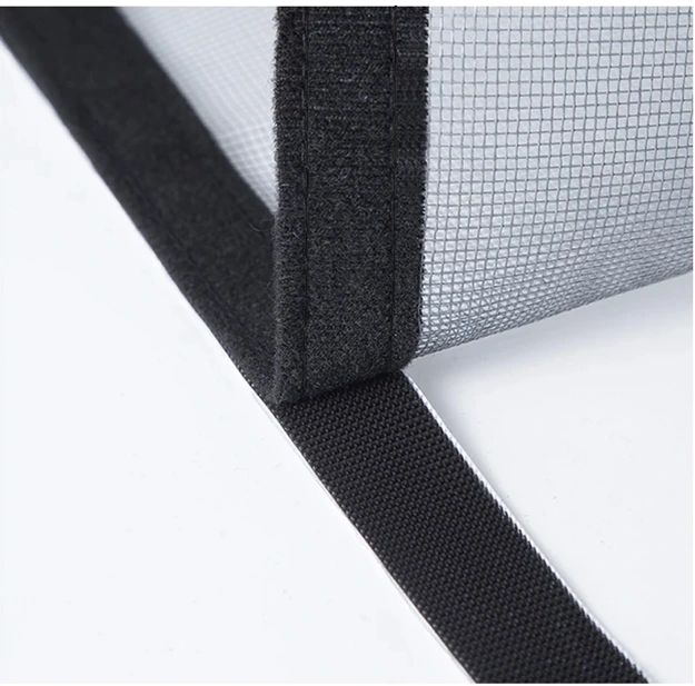 Tela mosquiteiro cinza 60x60 cm com velcro preto, ideal para janelas pequenas e fácil de instalar.